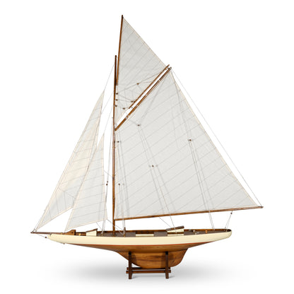 America’s Cup Columbia, Medium