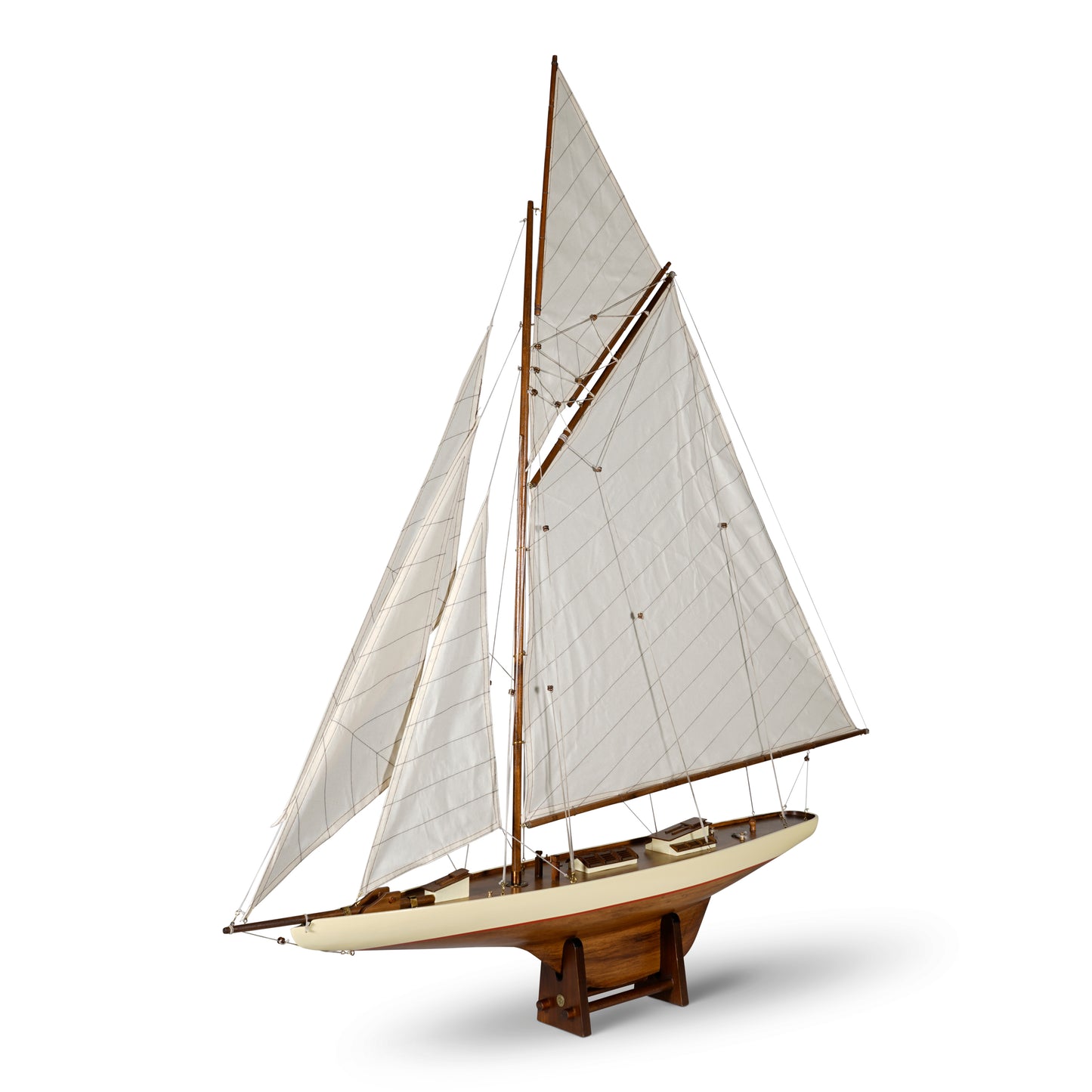 America’s Cup Columbia, Medium