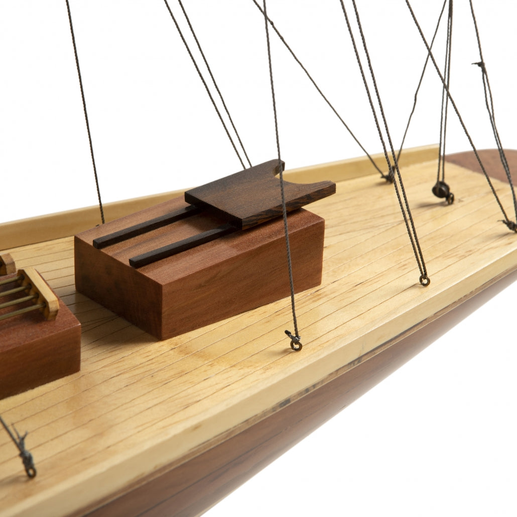 Endeavour | Classic Wood