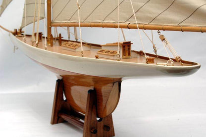 America’s Cup Columbia, Medium